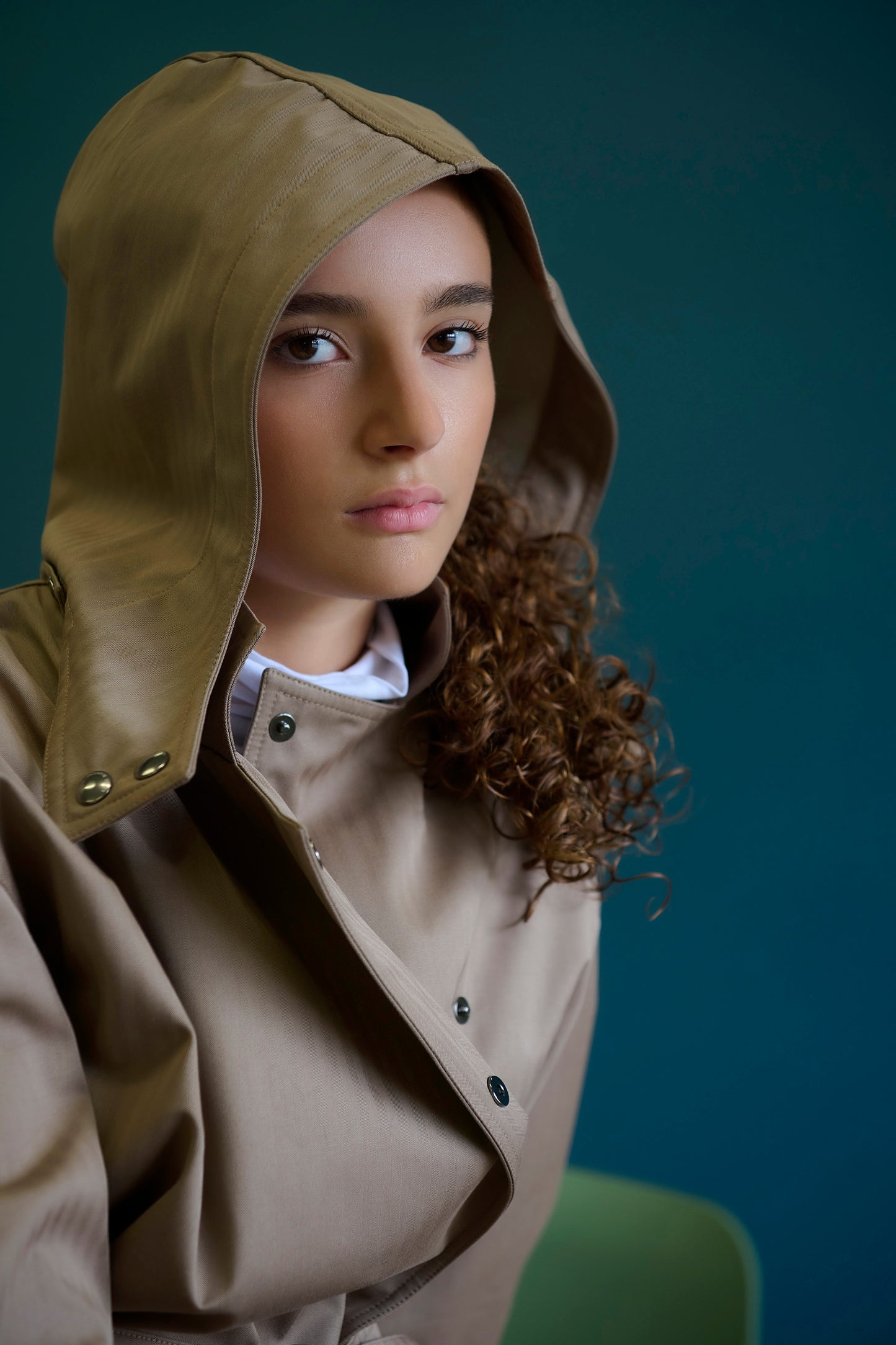 Trench con cappuccio tabacco