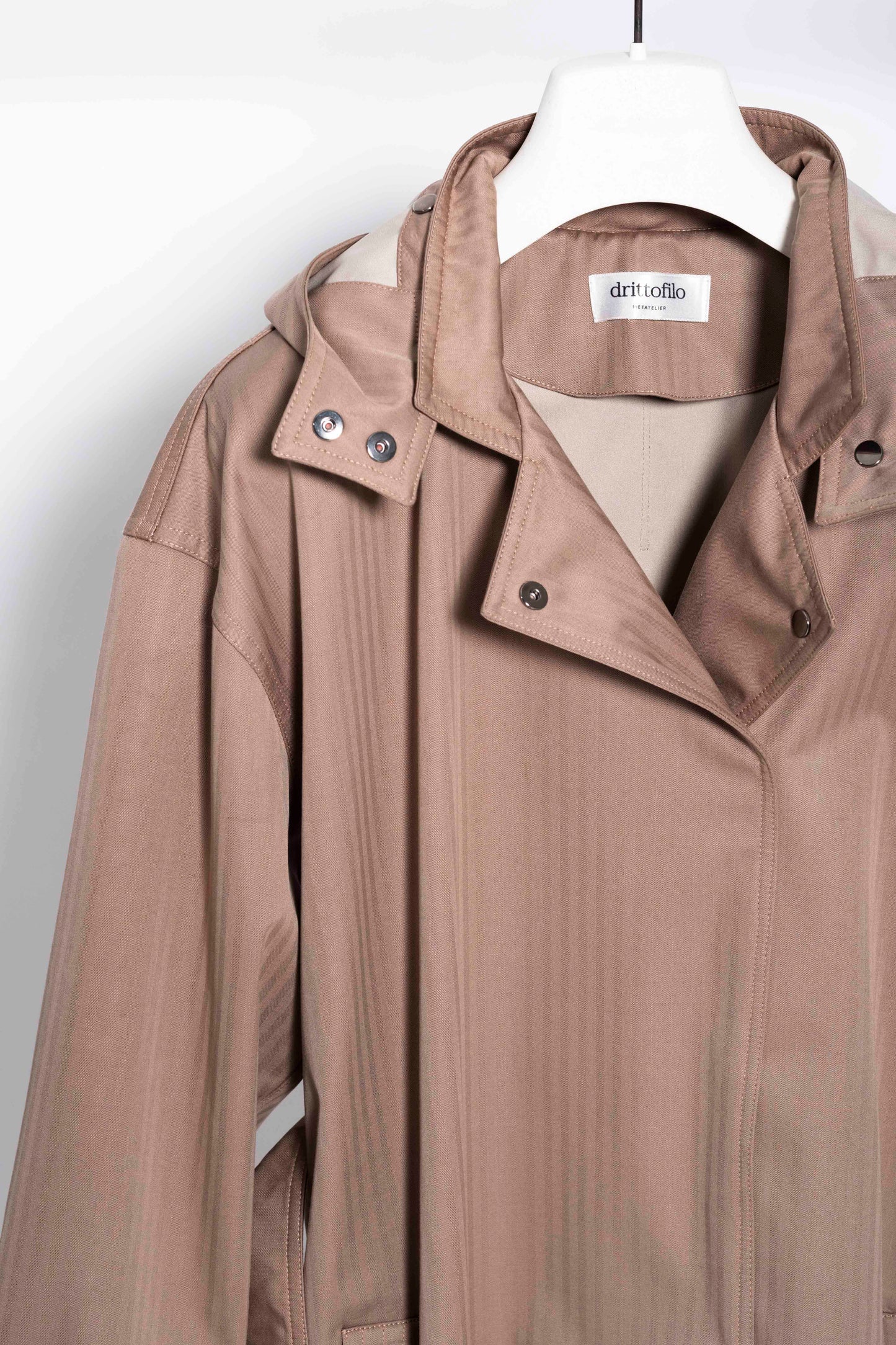 Trench con cappuccio tabacco