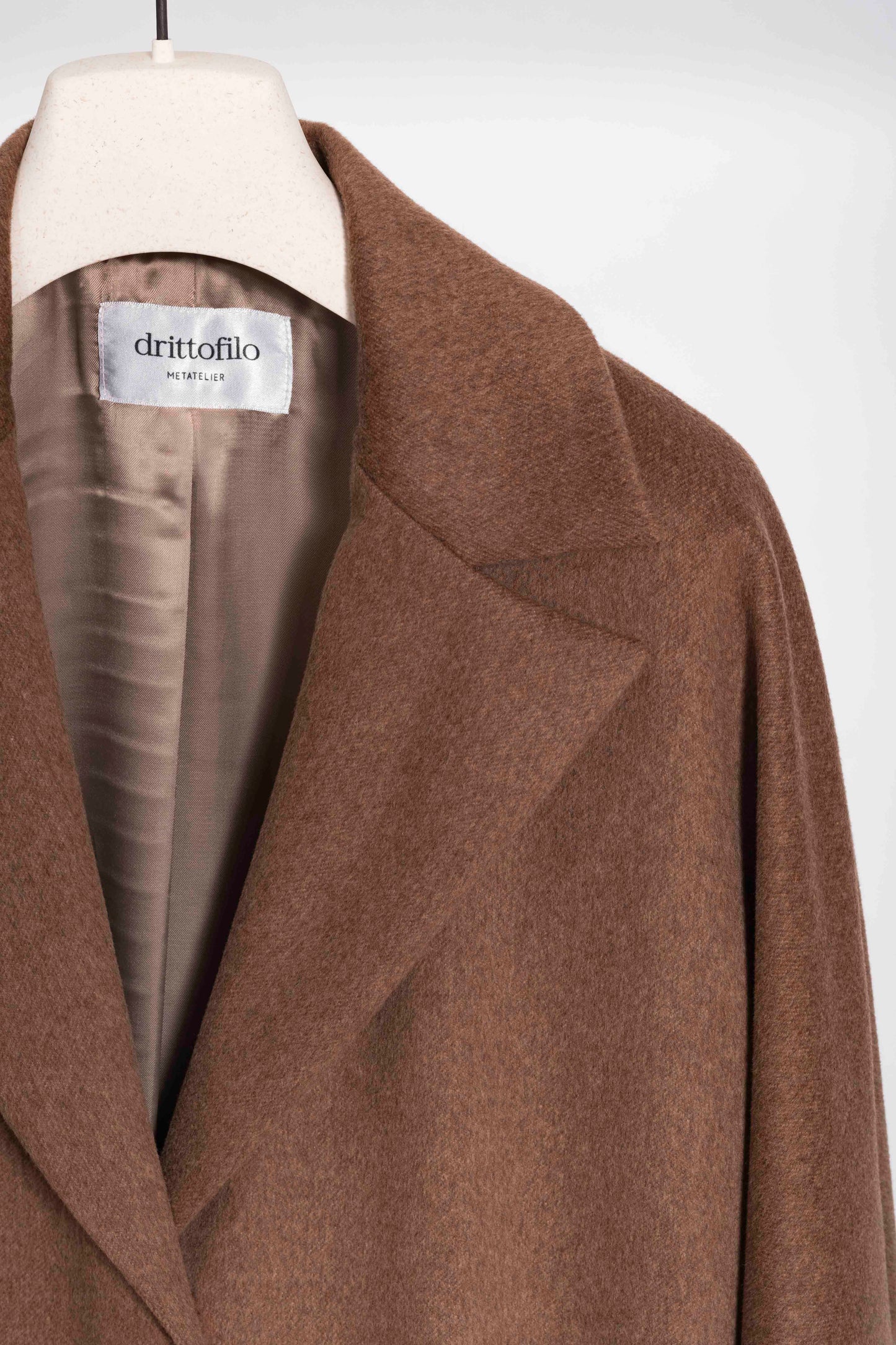 Cappotto lungo in lana cammello con collo a rever