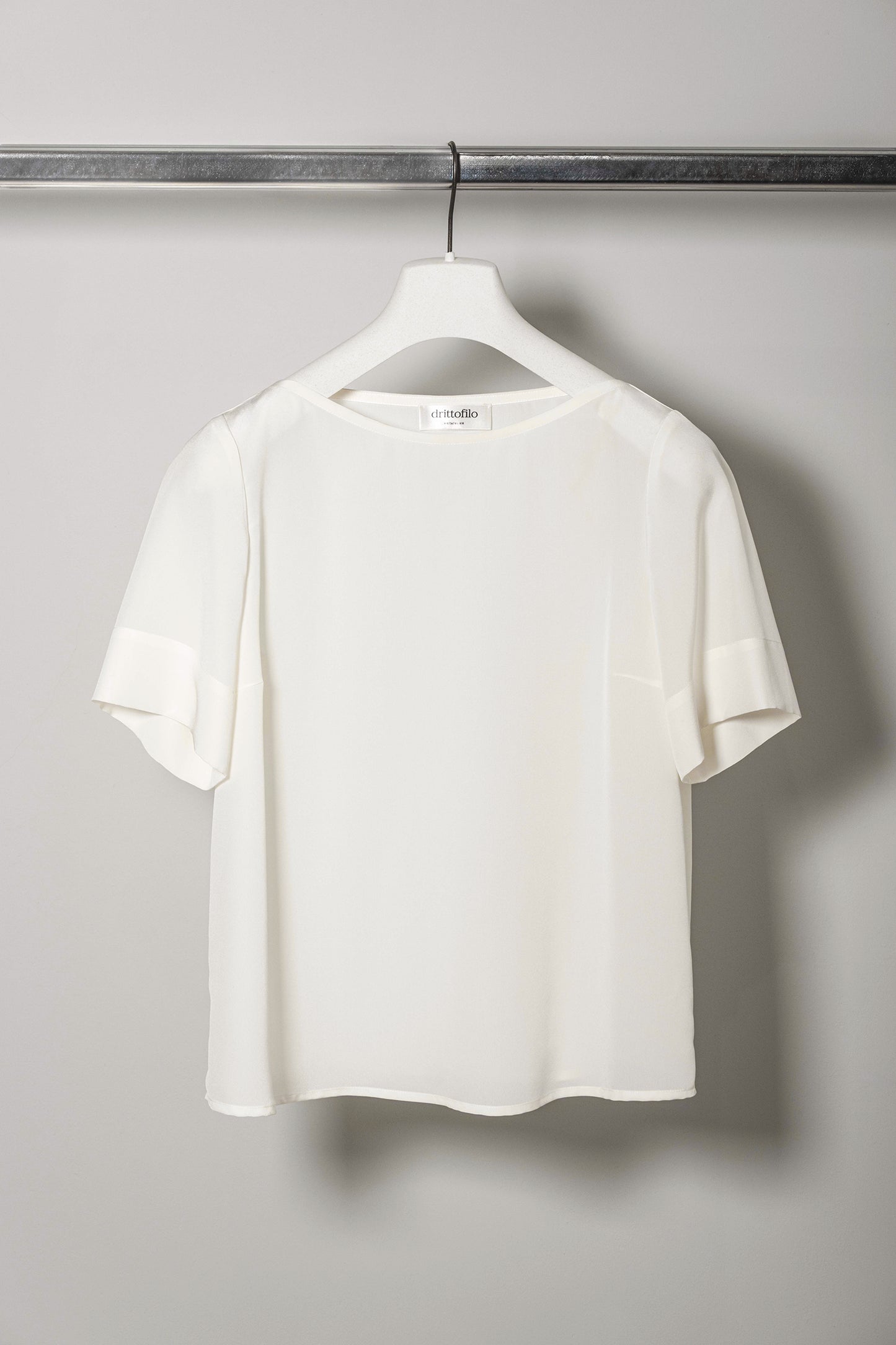 Maglietta scollo a barchetta "Silk White"