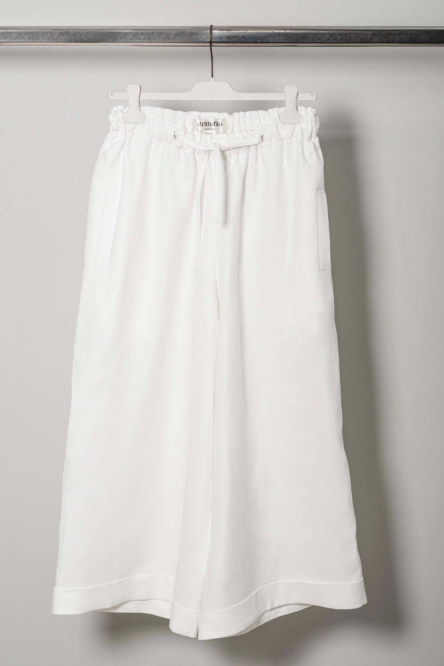 Pantalone Yama "Pure White" con coulisse e risvolto