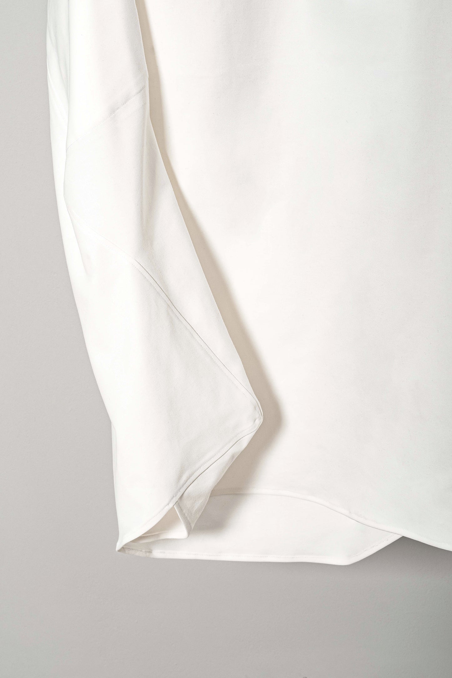 Gonna Lory "Optical White" con coulisse e taschino sartoriale