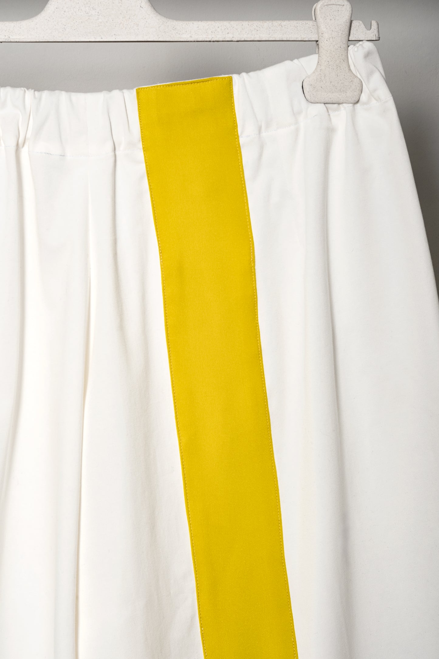 Pantalone Federica con banda grafica a contrasto