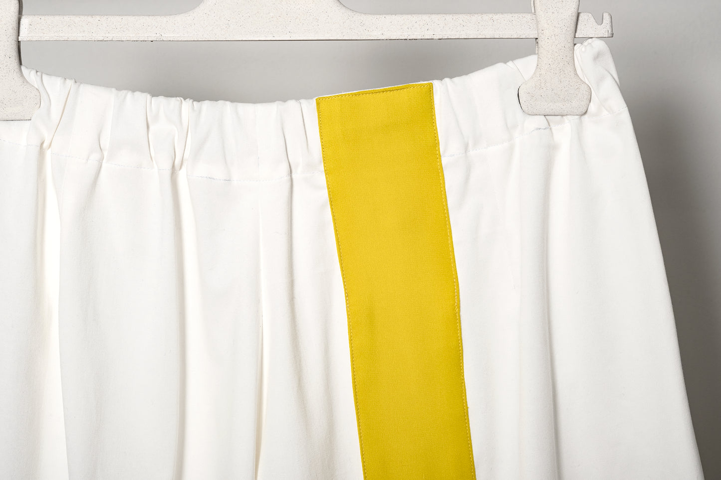 Pantalone Federica con banda grafica a contrasto