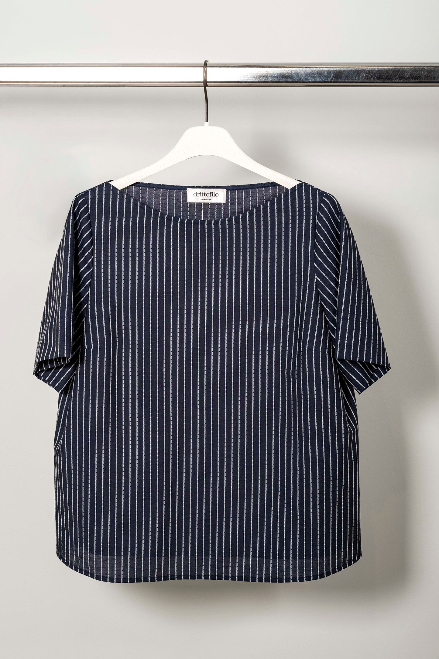 Maglietta scollo a barchetta "Navy Pinstripe"