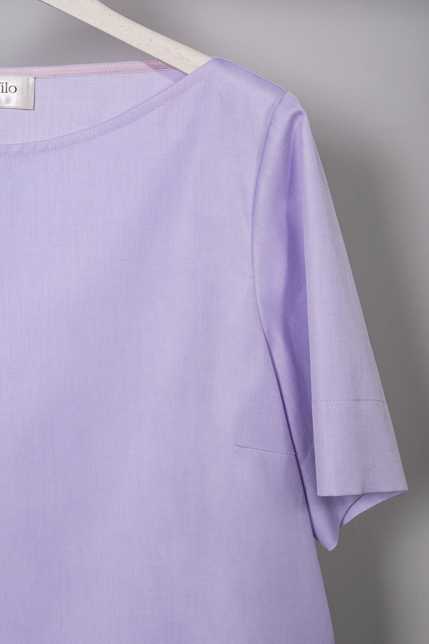 Maglietta scollo a barchetta "Ethereal Wisteria"