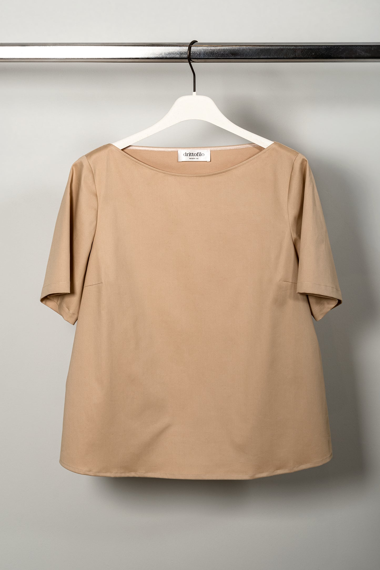 Maglietta scollo a barchetta "Warm Camel"