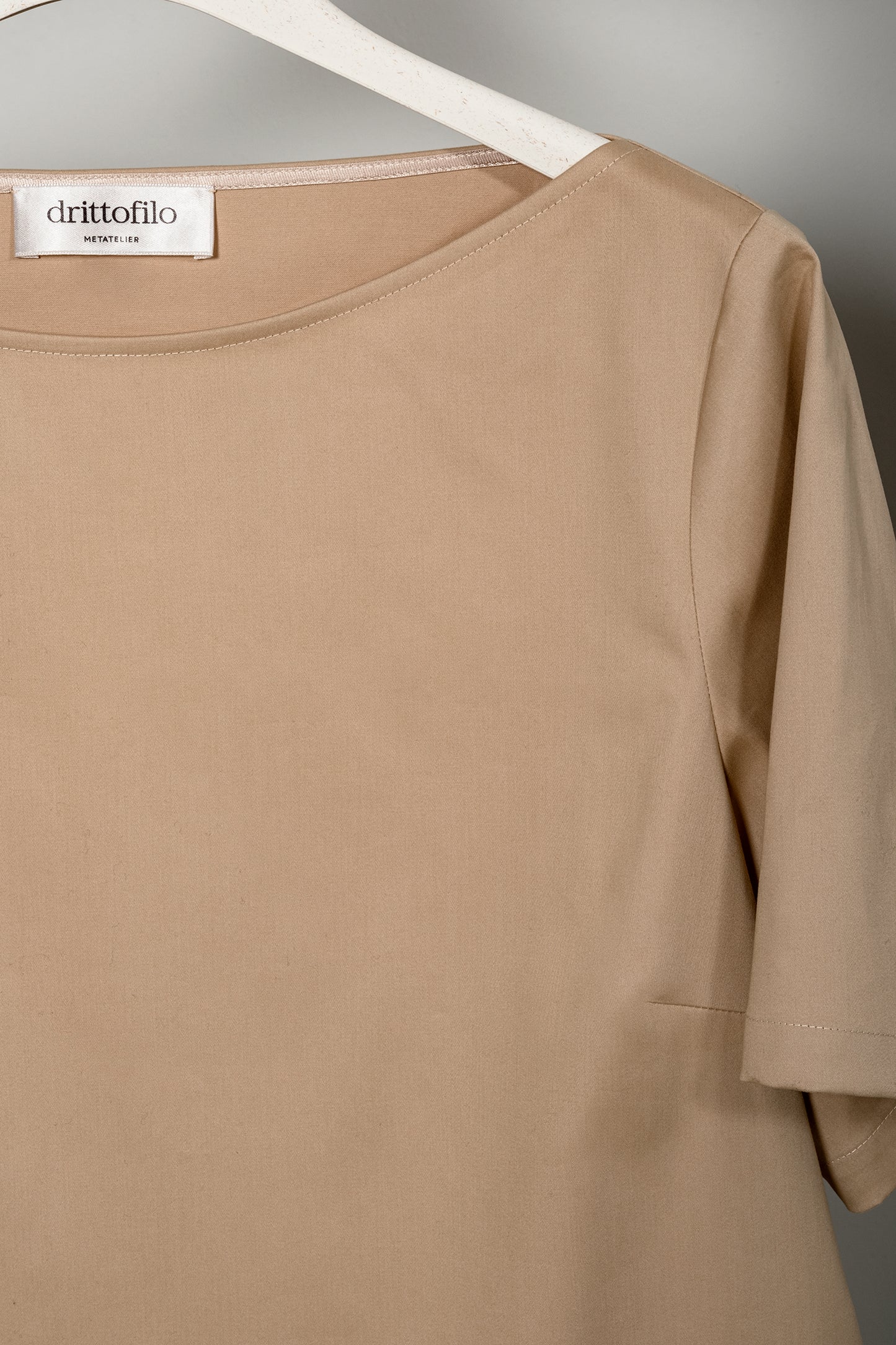 Maglietta scollo a barchetta "Warm Camel"
