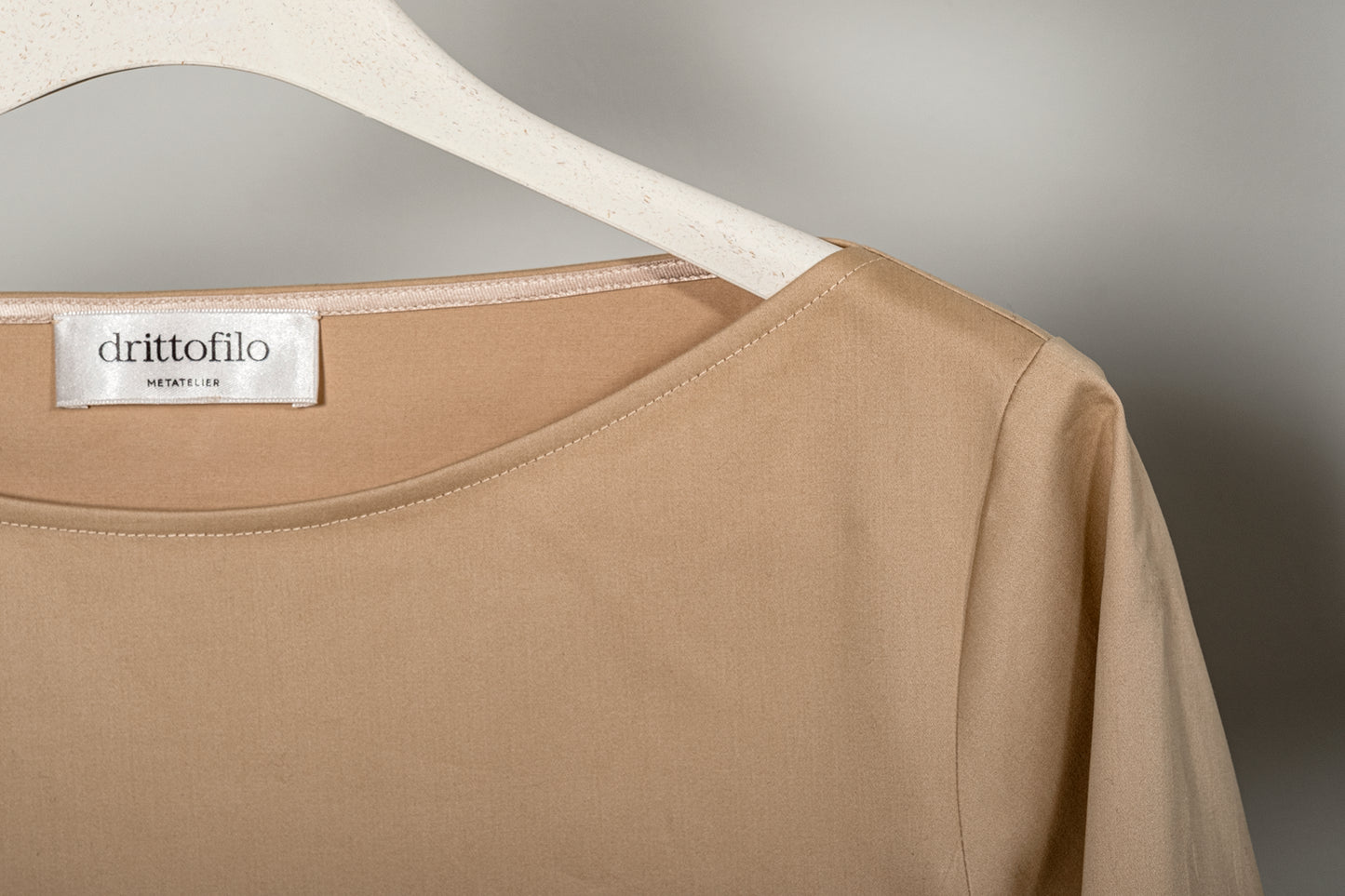 Maglietta scollo a barchetta "Warm Camel"