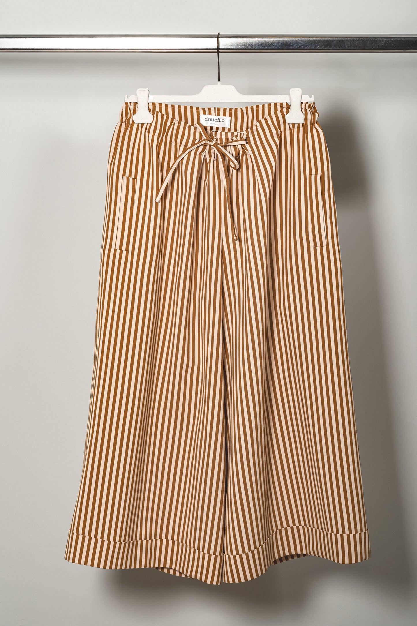 Pantalone Yama "Camel Striped" con coulisse e risvolto