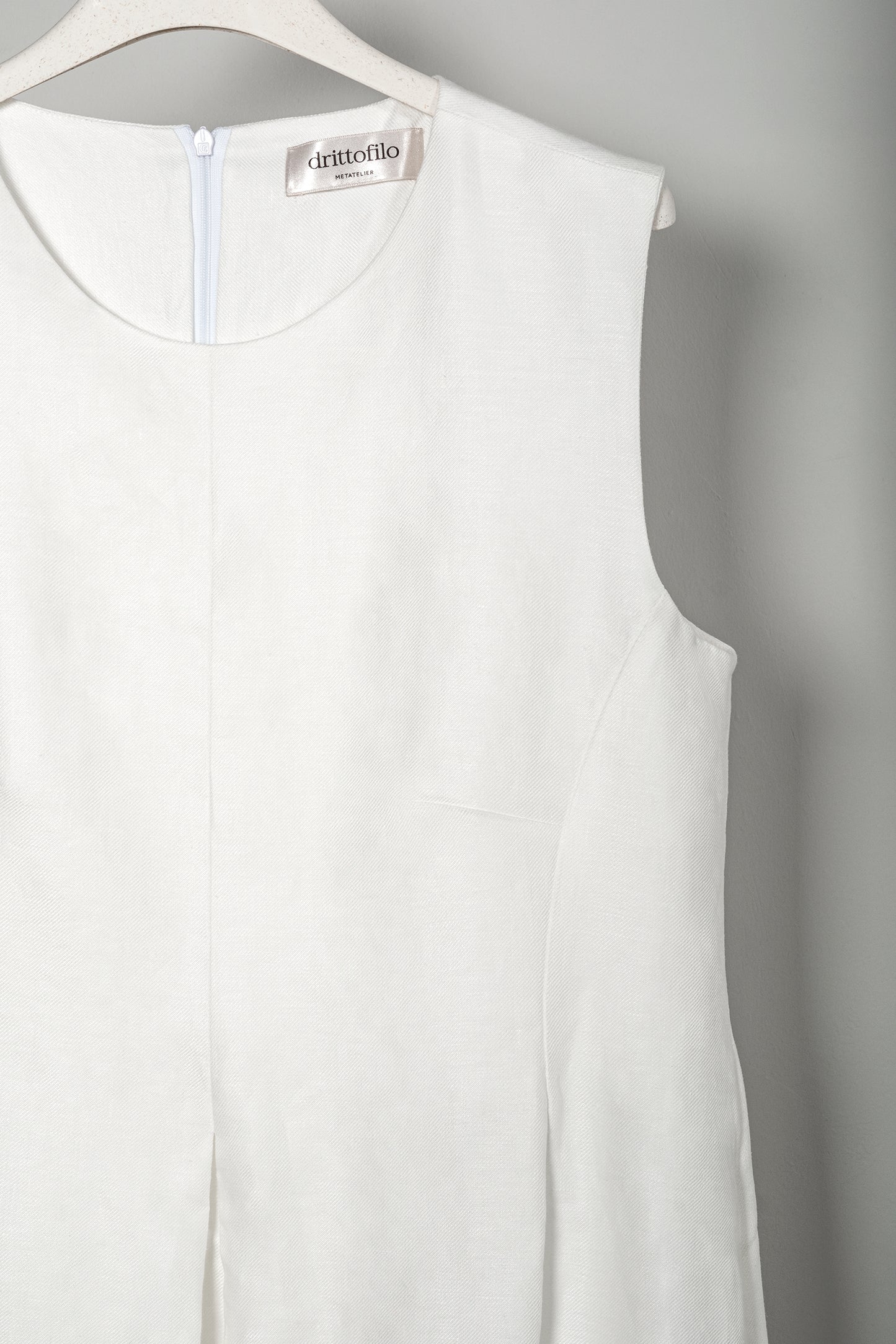 Abito Donatella "Pure White" con pieghe sartoriali