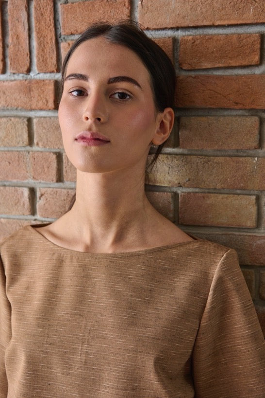 Maglietta scollo a barchetta "Earth Brown"  in tessuto fiammato